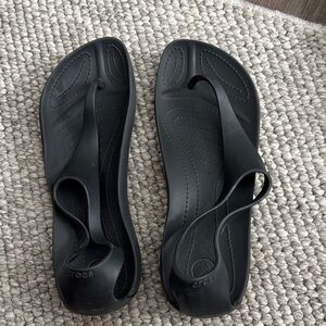 CROCS Women's Sleek Black Sandals